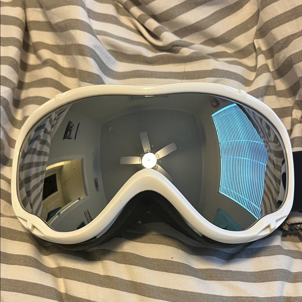 White Zionor Winter Goggles with Mirrored Lens